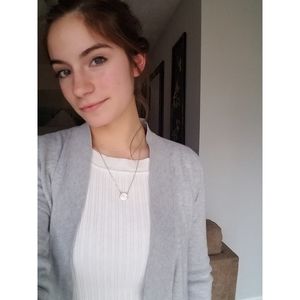 Meet your Posher, Adriana